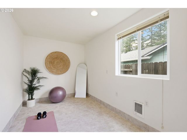 87661 TREK Dr, Veneta, OR 97487