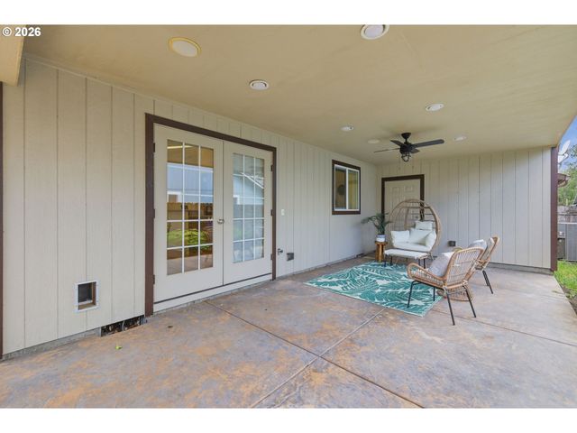 87661 TREK Dr, Veneta, OR 97487