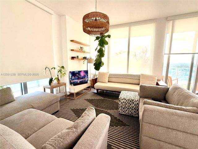 3470 E Coast Ave H1610, Miami, FL 33137