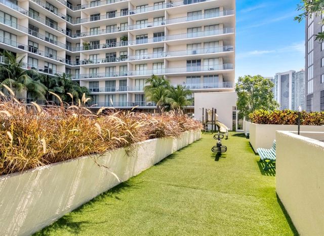 3470 E Coast Ave H1610, Miami, FL 33137