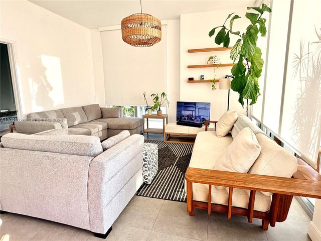 3470 E Coast Ave H1610, Miami, FL 33137