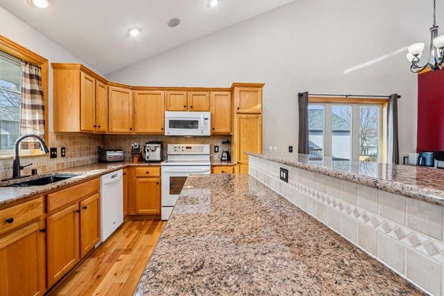 419 Sherbrooke Drive, Sun Prairie, WI 53590