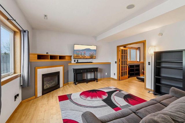 419 Sherbrooke Drive, Sun Prairie, WI 53590