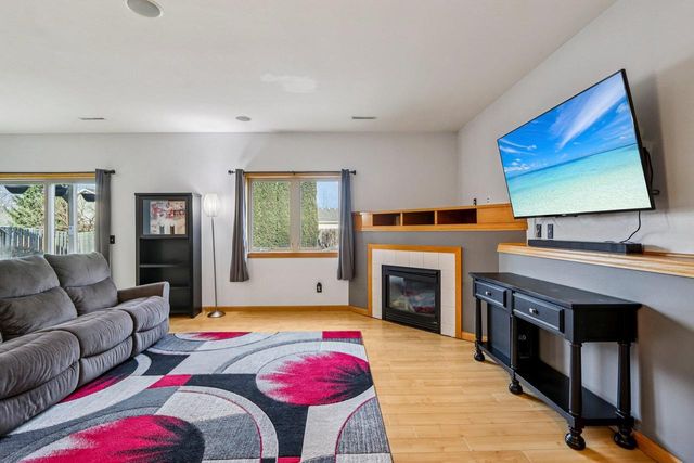 419 Sherbrooke Drive, Sun Prairie, WI 53590