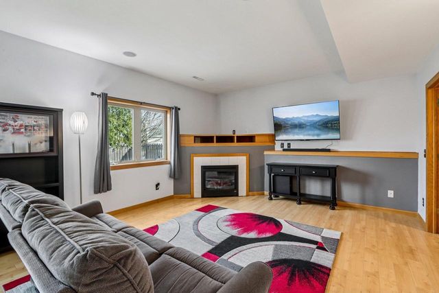 419 Sherbrooke Drive, Sun Prairie, WI 53590