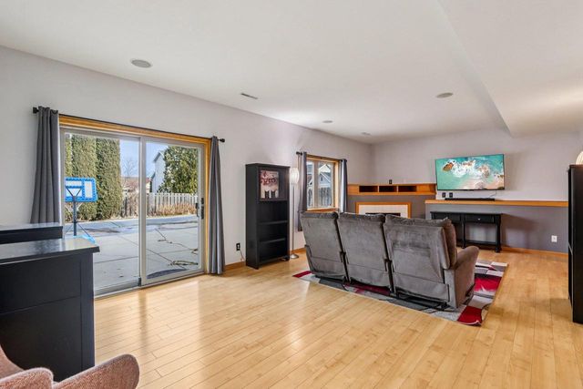 419 Sherbrooke Drive, Sun Prairie, WI 53590