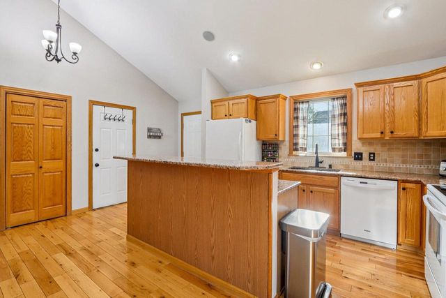 419 Sherbrooke Drive, Sun Prairie, WI 53590