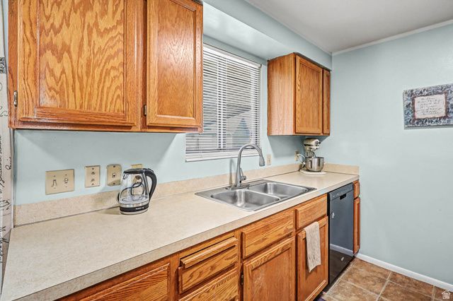 948 S 250 E, Layton, UT 84041