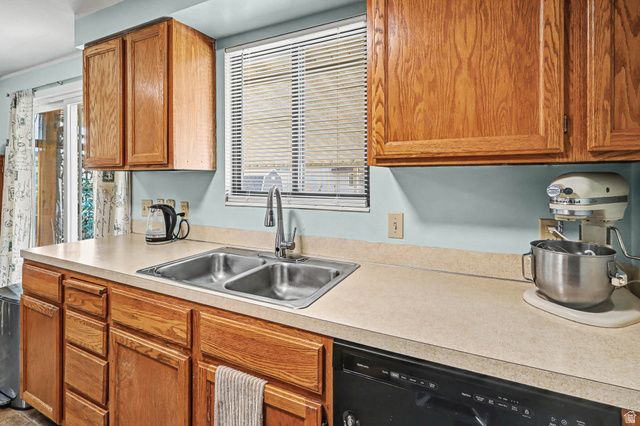 948 S 250 E, Layton, UT 84041