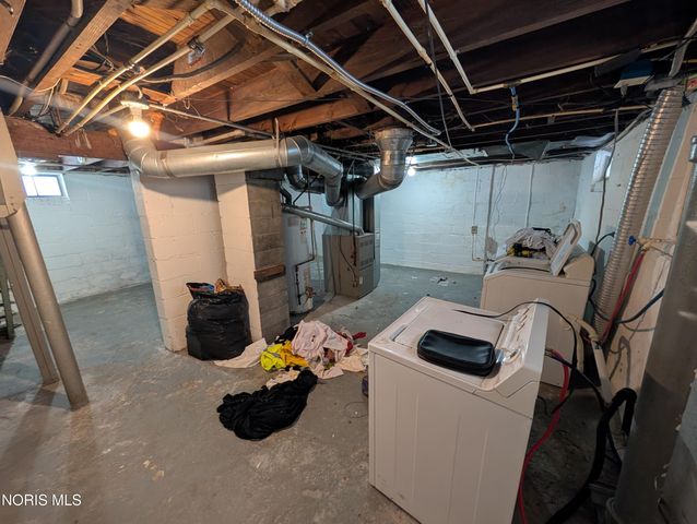 4037 Packard Road, Toledo, OH 43612