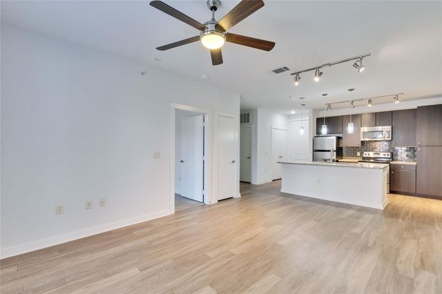 1900 Barton Springs RD 3039, Austin, TX 78704