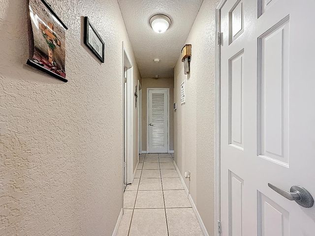 189 NE Caprona Avenue, Port St. Lucie, Port St Lucie, FL 34983