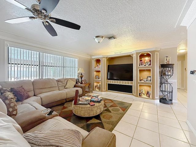 189 NE Caprona Avenue, Port St. Lucie, Port St Lucie, FL 34983