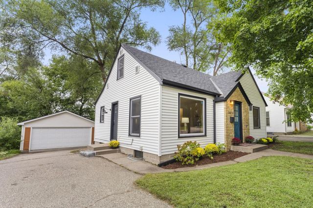 3024 Texas Avenue S, Saint Louis Park, MN 55426