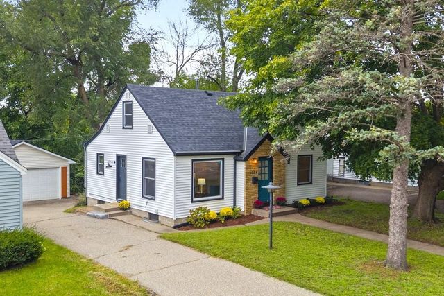 3024 Texas Avenue S, Saint Louis Park, MN 55426