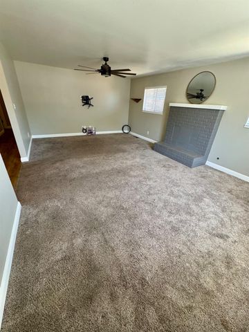 1005 Pasadena Lane, Modesto, CA 95350