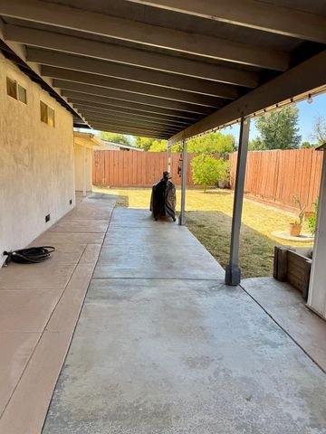 1005 Pasadena Lane, Modesto, CA 95350