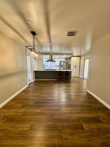 1005 Pasadena Lane, Modesto, CA 95350