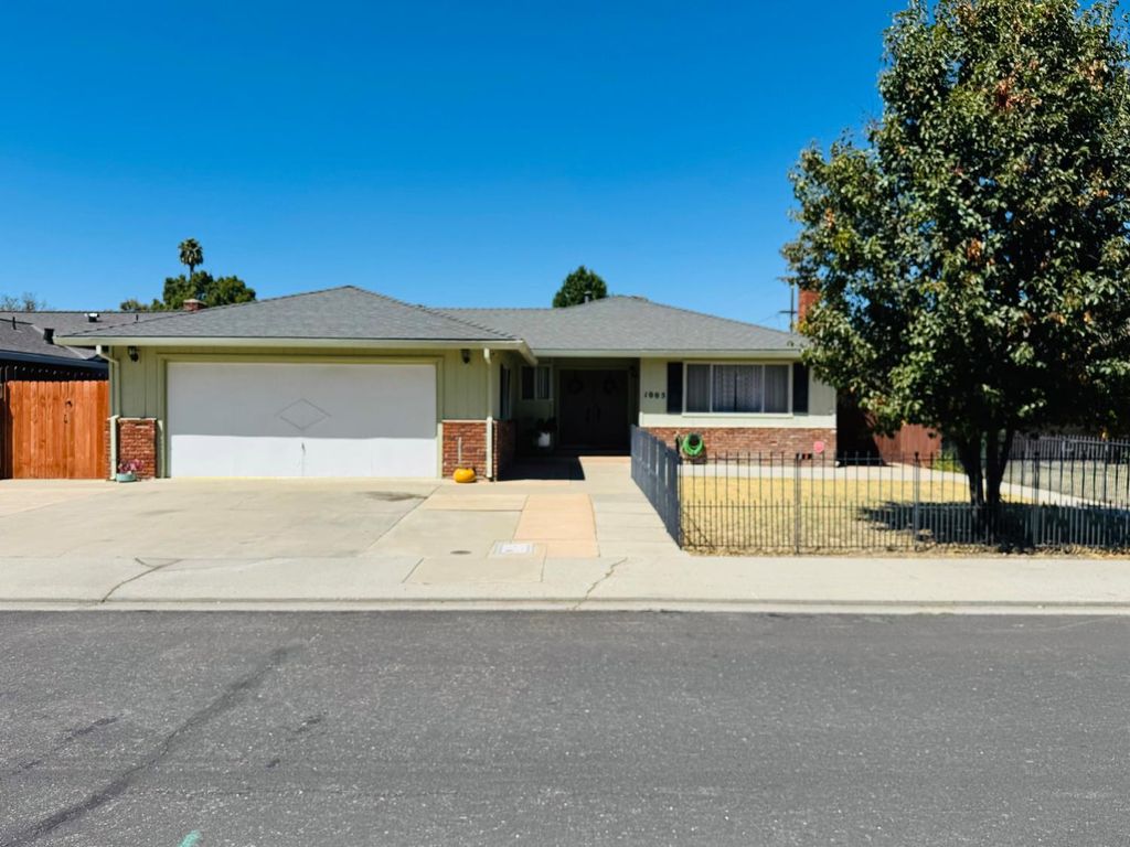 1005 Pasadena Lane, Modesto, CA 95350