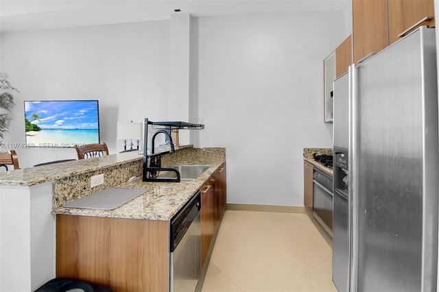 9066 SW 73rd Ct 203, Miami, FL 33156