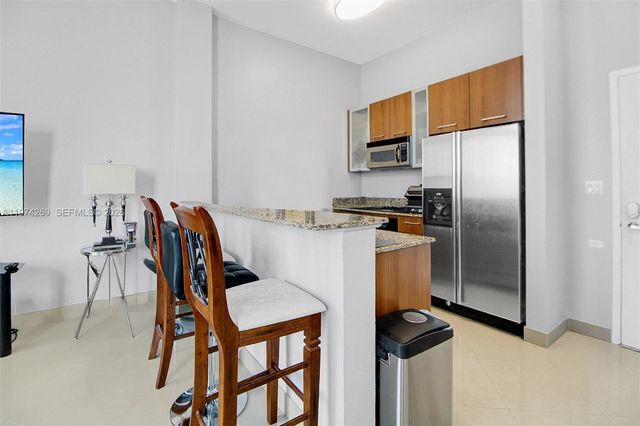 9066 SW 73rd Ct 203, Miami, FL 33156