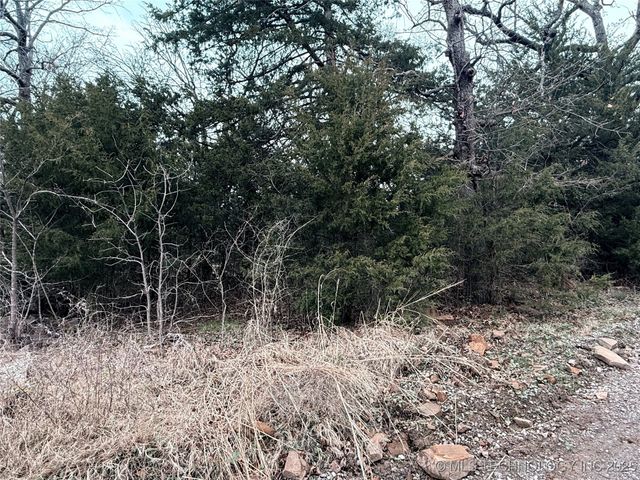 E Davis Street, Eufaula, OK 74432