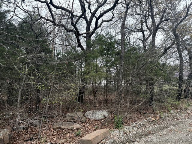 E Davis Street, Eufaula, OK 74432