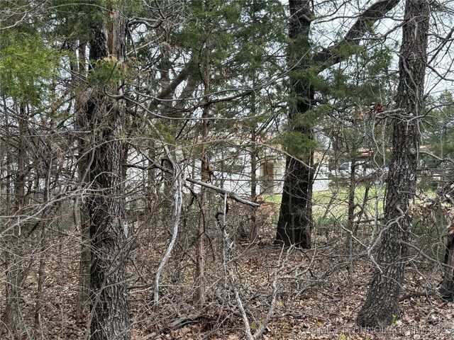 E Davis Street, Eufaula, OK 74432