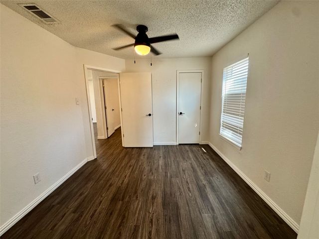 113 W Arnold Street, Granbury, TX 76048