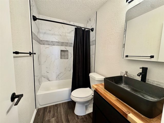 113 W Arnold Street, Granbury, TX 76048