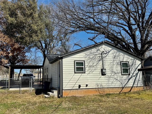 113 W Arnold Street, Granbury, TX 76048