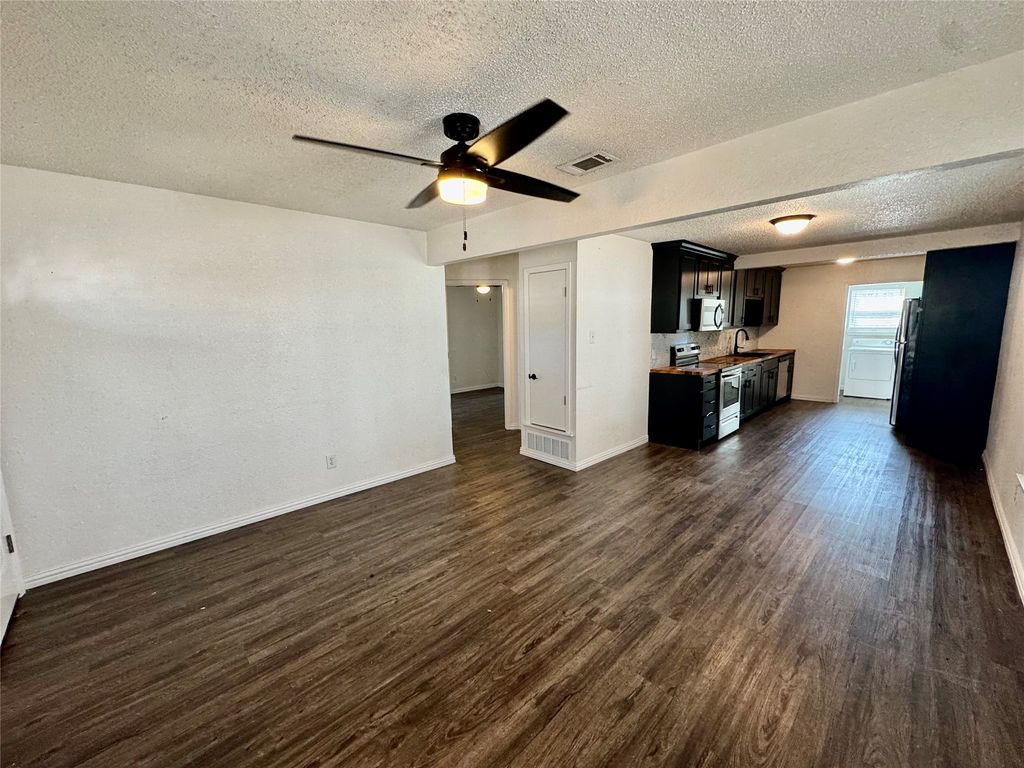 113 W Arnold Street, Granbury, TX 76048 — photo 5