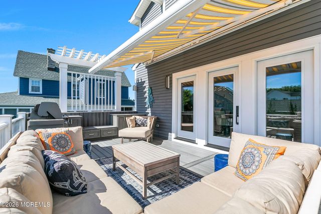 6 Willow Avenue, Monmouth Beach, NJ 07750