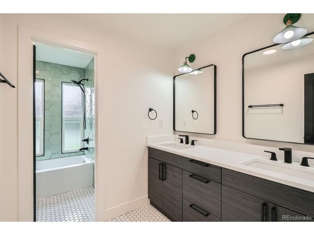 22 Rangeview Dr, Wheat Ridge, CO 80215