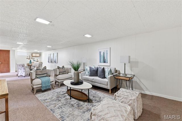 2310 Orleans Lane, Florissant, MO 63031