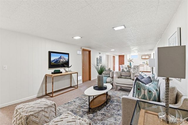 2310 Orleans Lane, Florissant, MO 63031