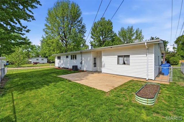 2310 Orleans Lane, Florissant, MO 63031