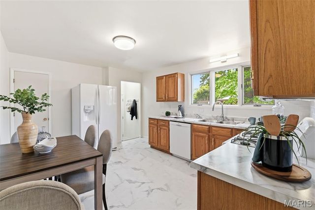2310 Orleans Lane, Florissant, MO 63031