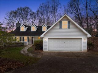 9260 Bayhill Drive, Gainesville, GA 30506