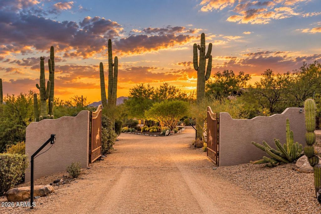 5905 E CIELO Run S, Cave Creek, AZ 85331 — exterior
