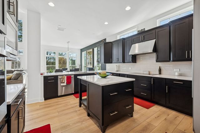 1136 Willow Springs Dr, Lebanon, TN 37087