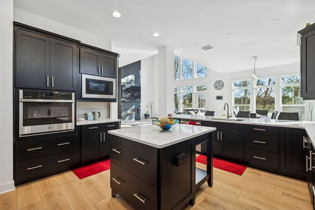 1136 Willow Springs Dr, Lebanon, TN 37087