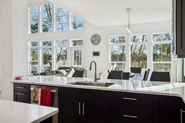 1136 Willow Springs Dr, Lebanon, TN 37087