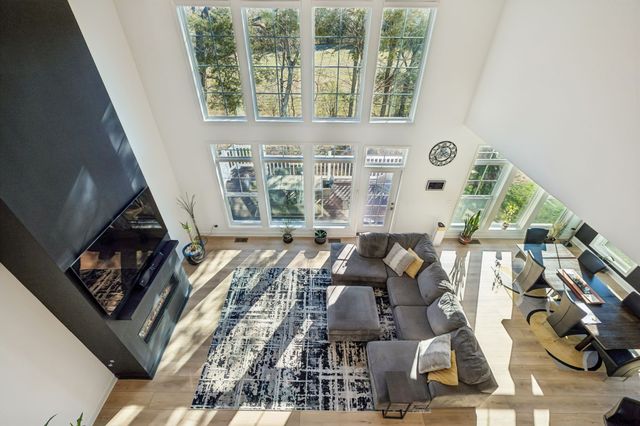 1136 Willow Springs Dr, Lebanon, TN 37087