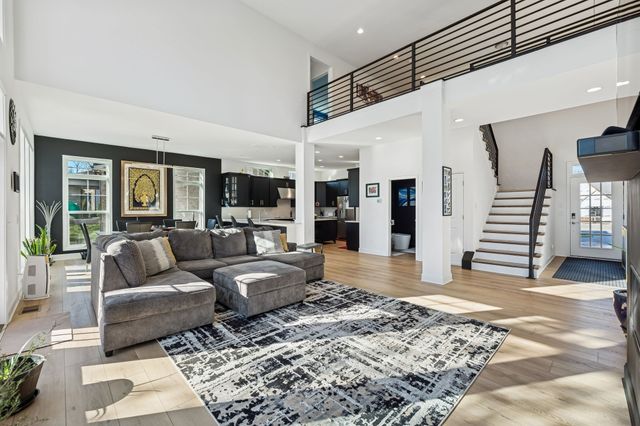 1136 Willow Springs Dr, Lebanon, TN 37087