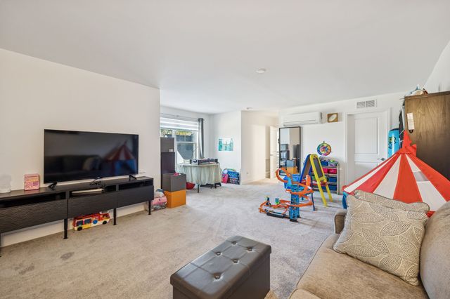 1136 Willow Springs Dr, Lebanon, TN 37087