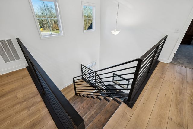 1136 Willow Springs Dr, Lebanon, TN 37087