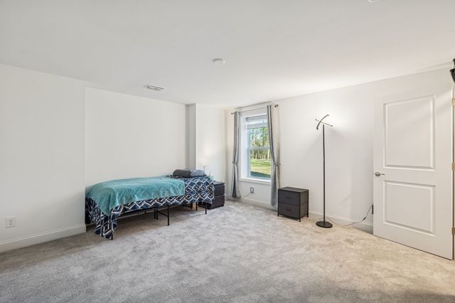 1136 Willow Springs Dr, Lebanon, TN 37087