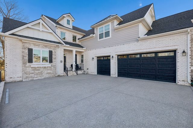 1136 Willow Springs Dr, Lebanon, TN 37087