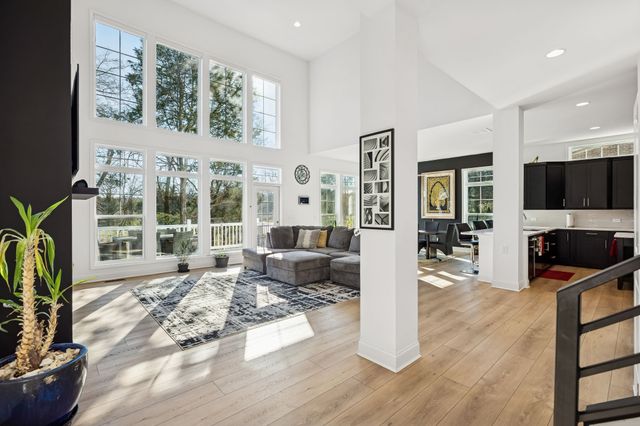 1136 Willow Springs Dr, Lebanon, TN 37087